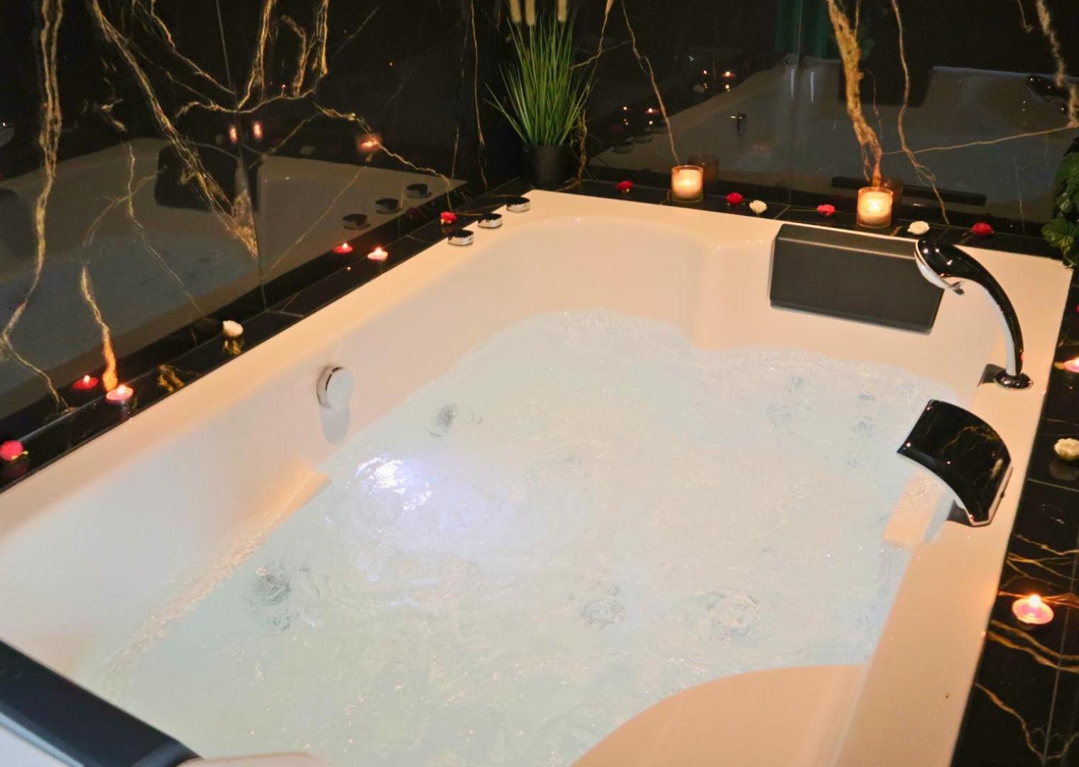 Sejour Detente A Saint-Omer - Jacuzzi Prive, Terrasse, Centre-Ville Et Parking Gratuit Luaran gambar